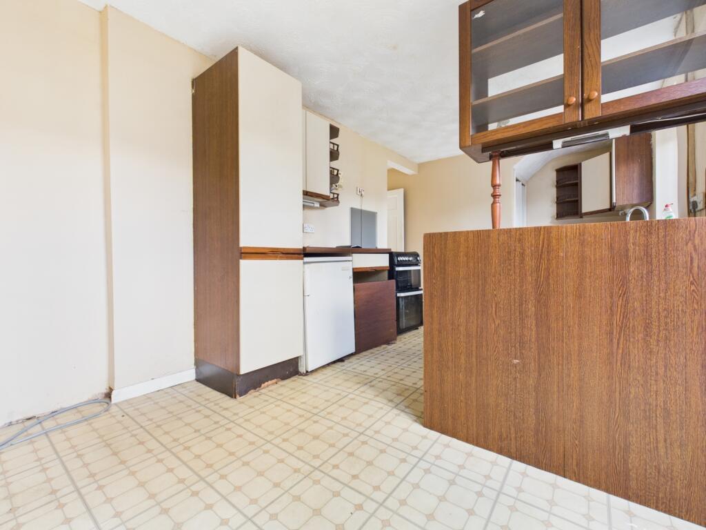 CAM03729G0-PR0147-STILL010