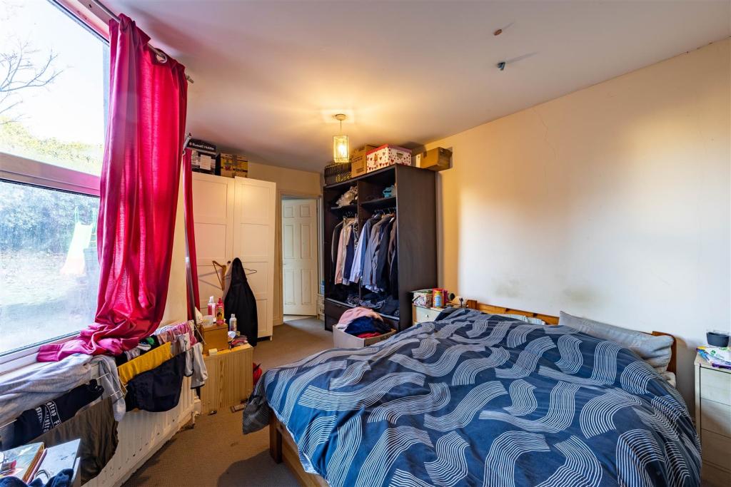 Bedroom Flat 1