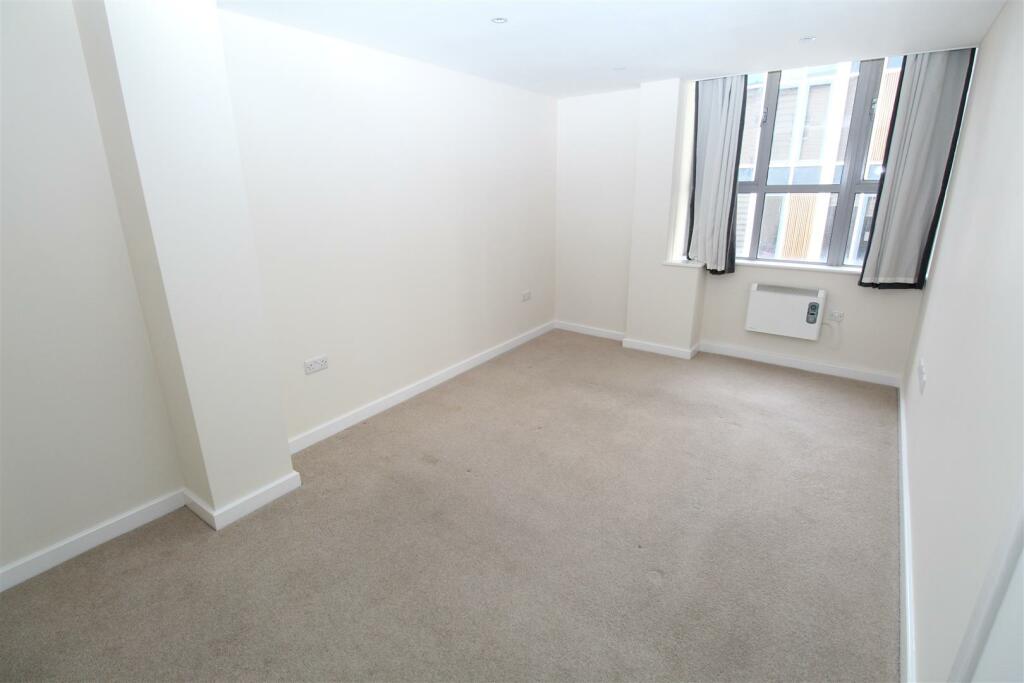 Bedroom.JPG