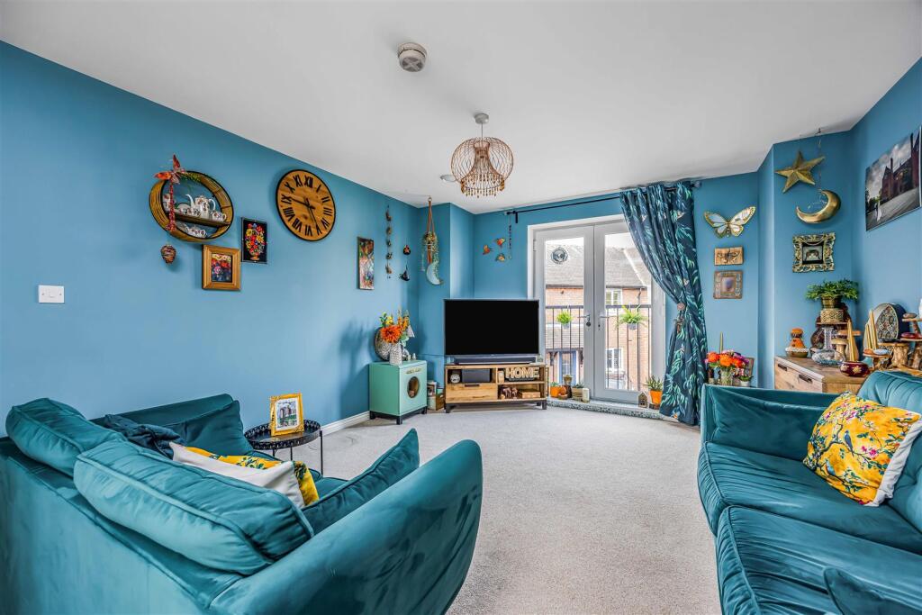 Flat 5, Mouliere Court, St. Georges Road, Denmead-