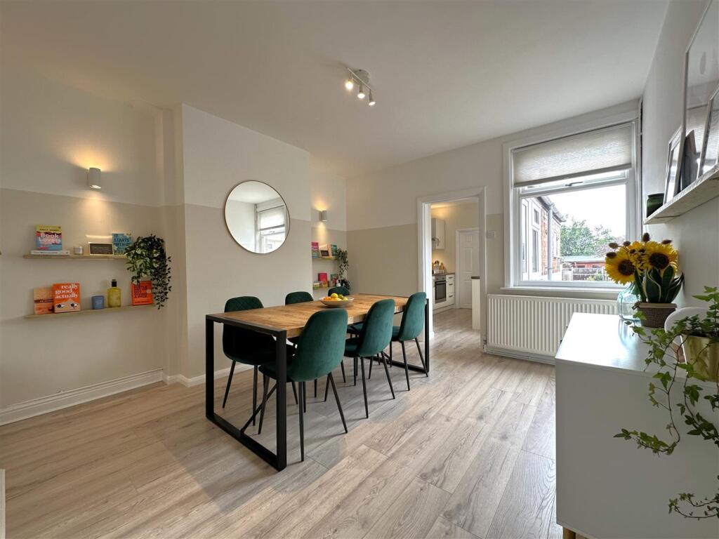 Dining Room 390