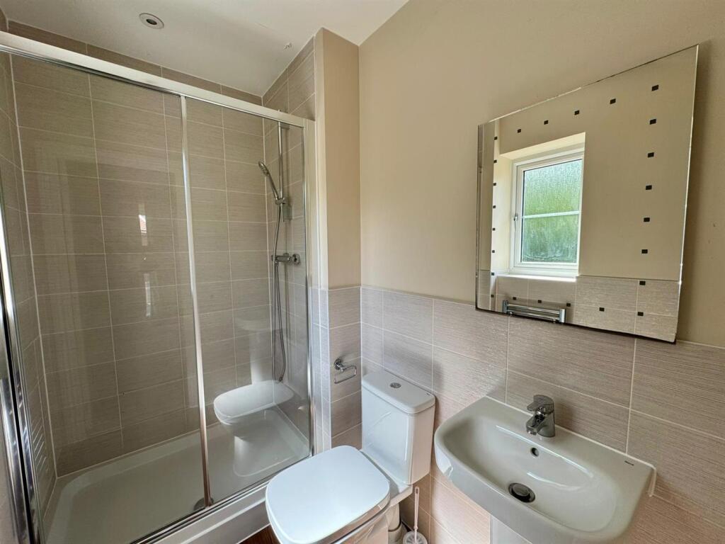 En-Suite Bathroom
