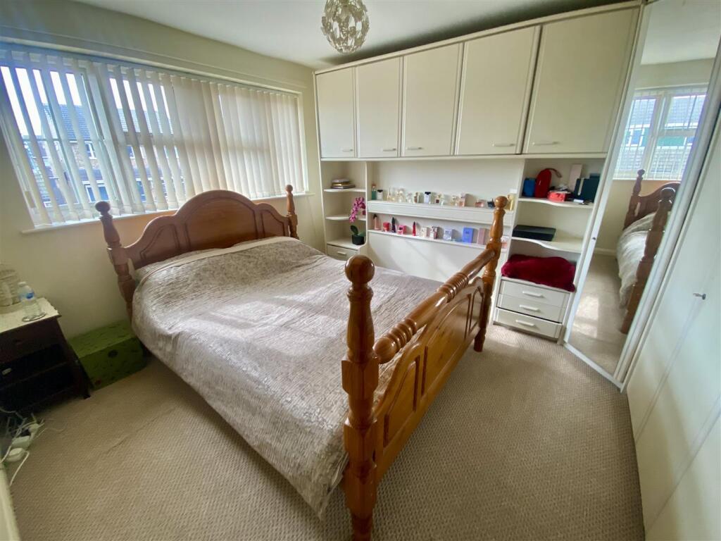 Bramleys Estate Agents - Fernhurst Close - Mirfiel