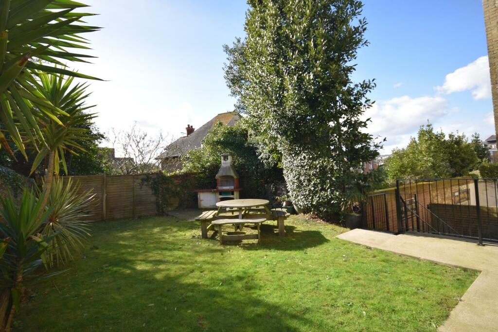 GARDEN.JPG