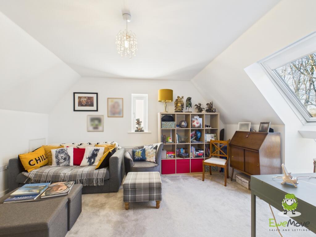 EweMove Estate Agents Basingstoke - Fairway Road 