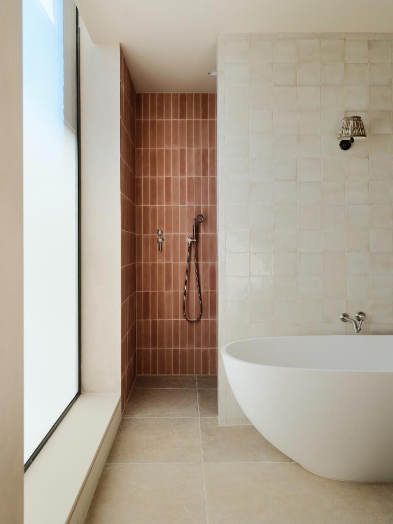 Principal bathroom