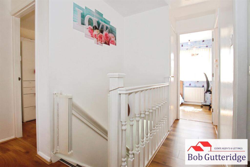 FIRST FLOOR LANDING