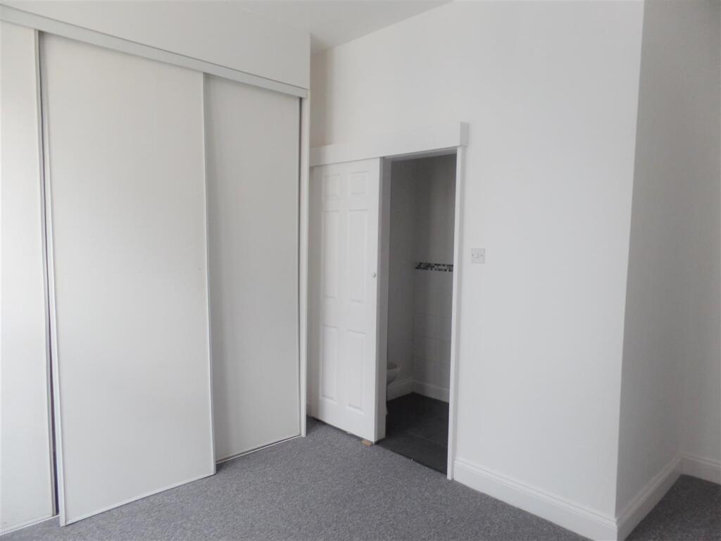 en suite bedroom alternative .jpg
