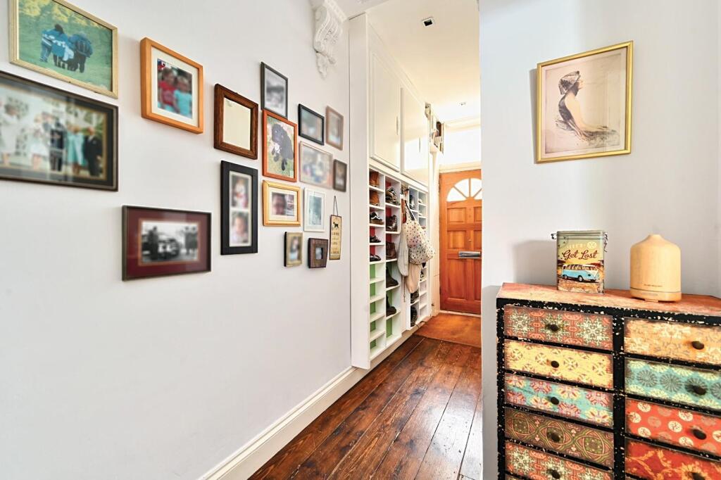 24 Dyke Road Drive, BN1 (37).jpg