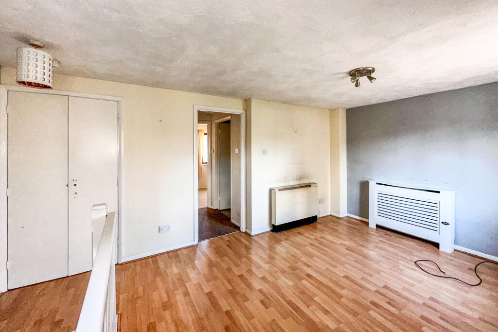 16 Loughman Close, Kingswood, Bristol, BS15 4BZ