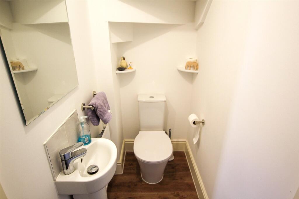 Cloakroom/Wc.