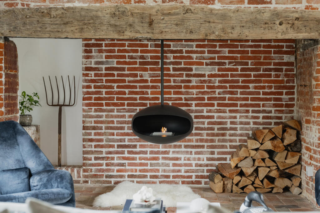 262788 - Nine Elms Farmhouse, Ringshall-26.jpg