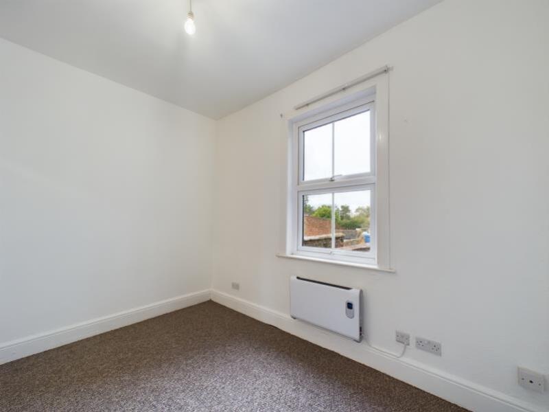 CAM01909G0-PR0154-STILL007_med