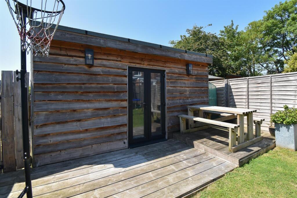 Garden studio