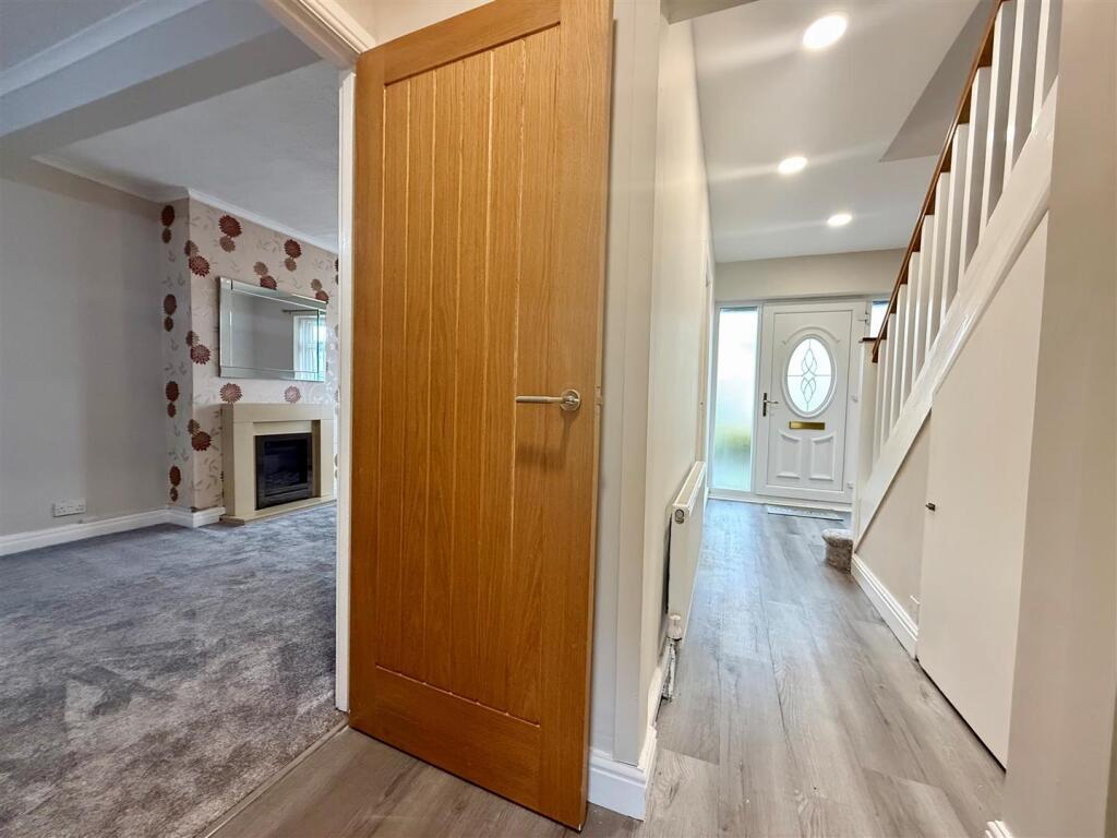 77 beech rd hall 1.jpg