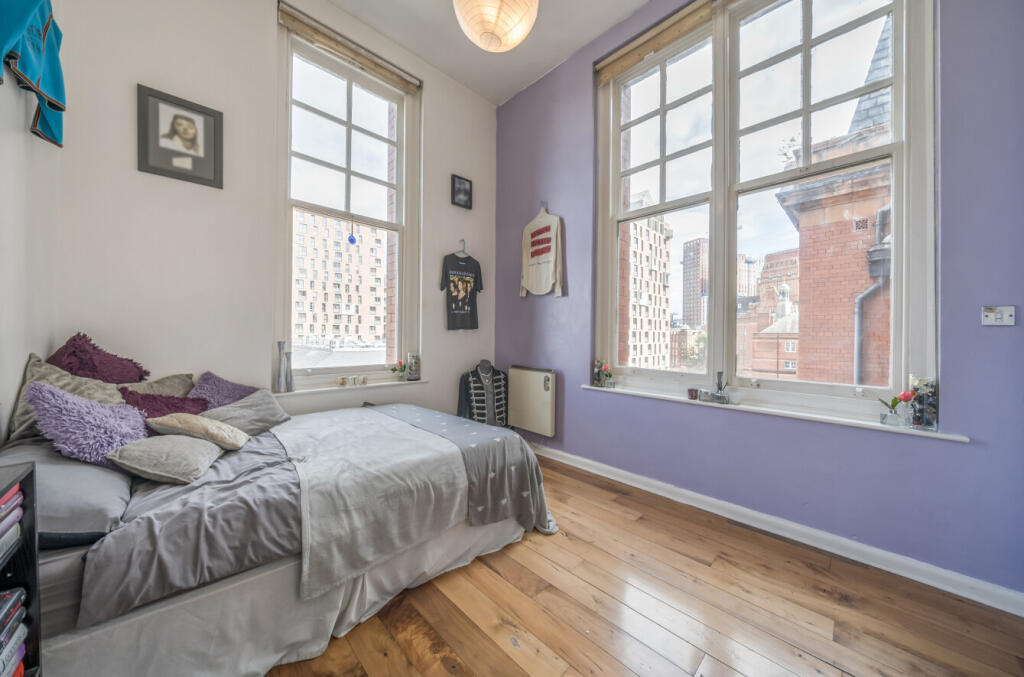 1350430-4-68bee4e...