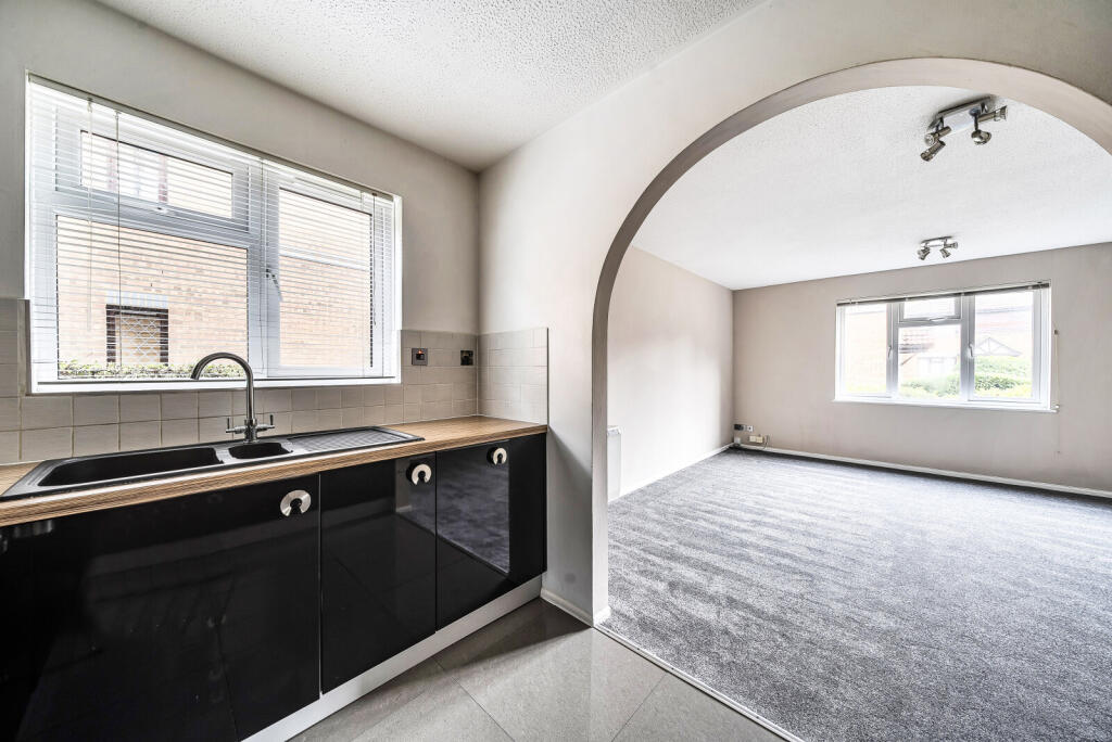 1361456-9-68de977...