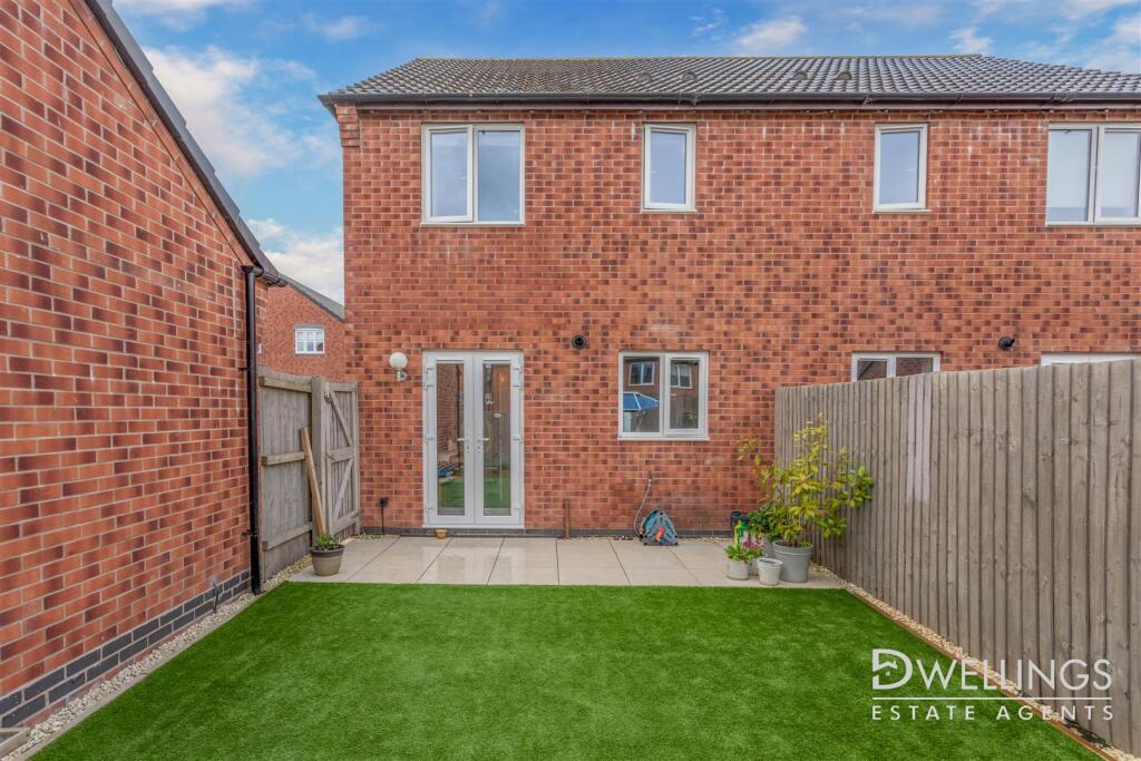 DWELEST - 19 Bishop Place, DE13 9EX-0003.jpg