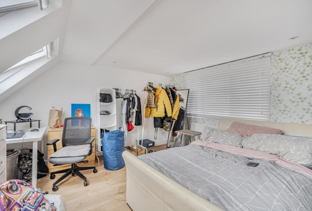 1360095-6-68dff28...