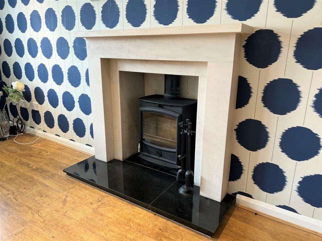 Log Burner.JPG