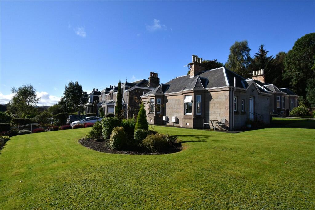 Douglas Cottages