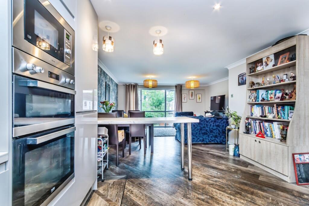 Kitchen/Lounge