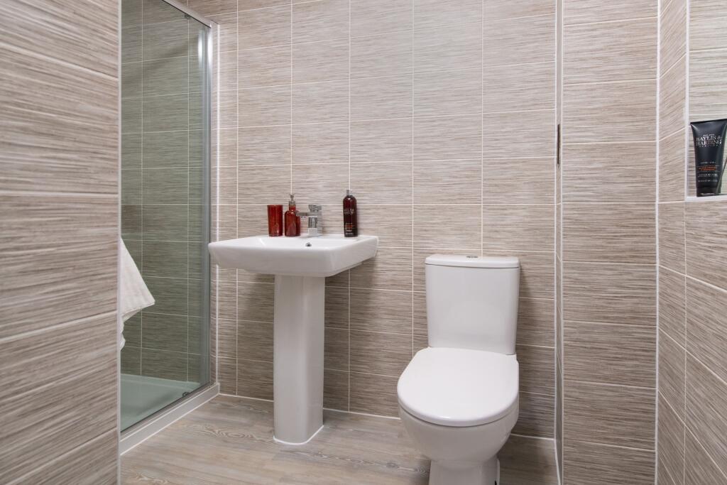 internal image of the Halton en suite shower room