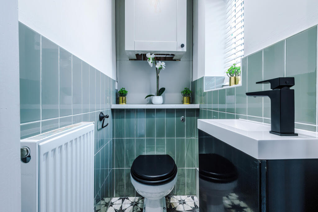 6 Capricorn Way, Bathroom 4