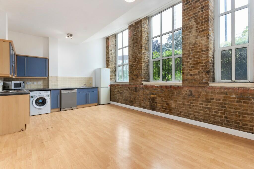 Recpetion/Kitchen