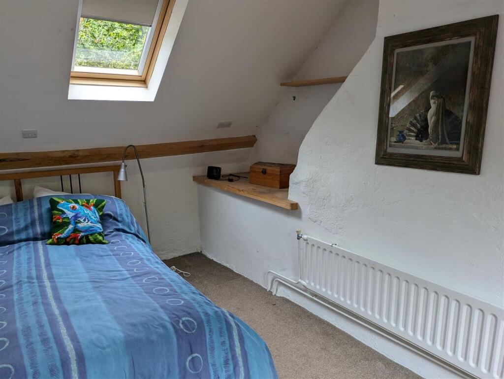 bed 1.jpg