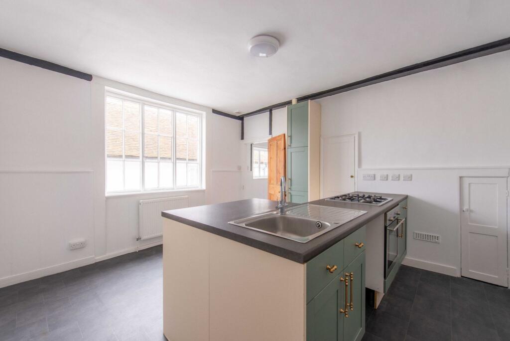 Kitchen/Dining Room (2)