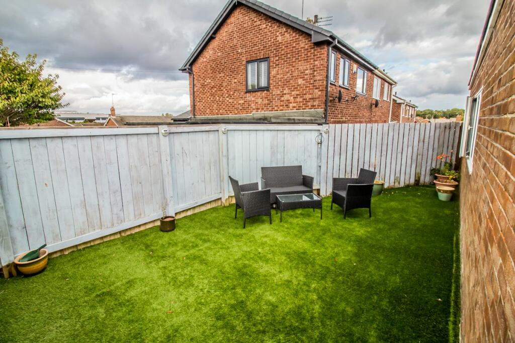 Rear Garden Pic 3.