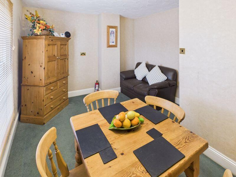 Kitchenette / Living Room