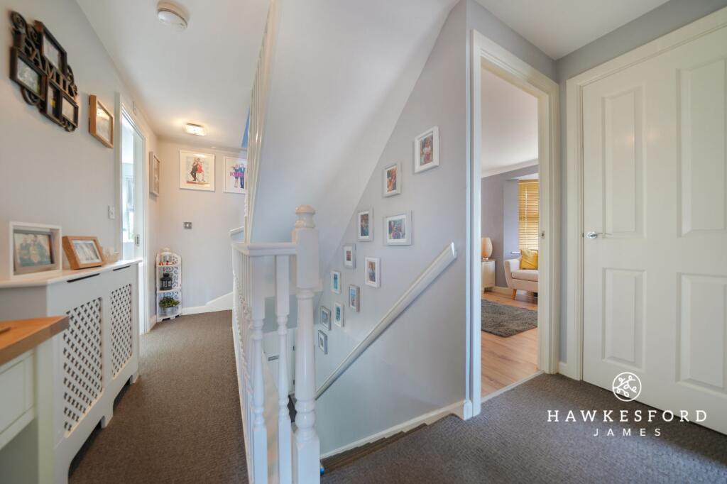 Holly Drive, Minster on Sea - Landing