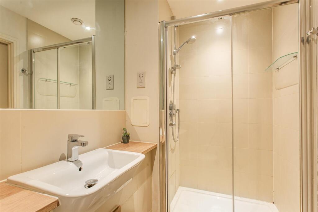 En suite bathroom