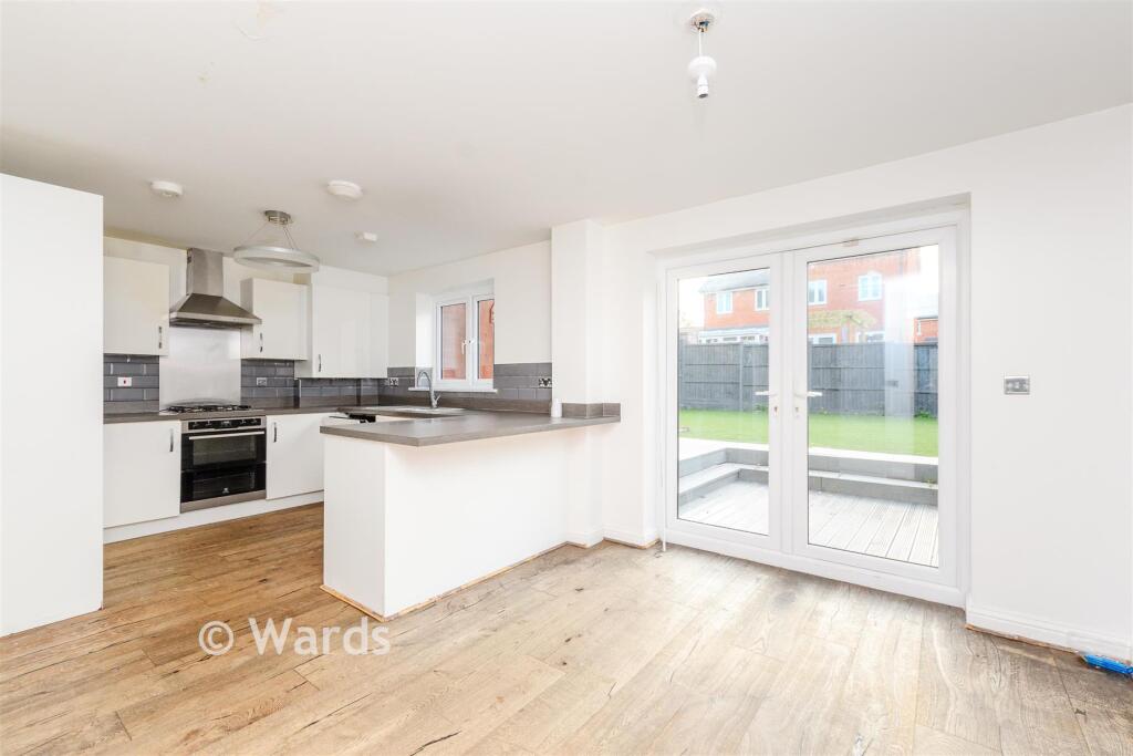 Kitchen/ Breakfast Room