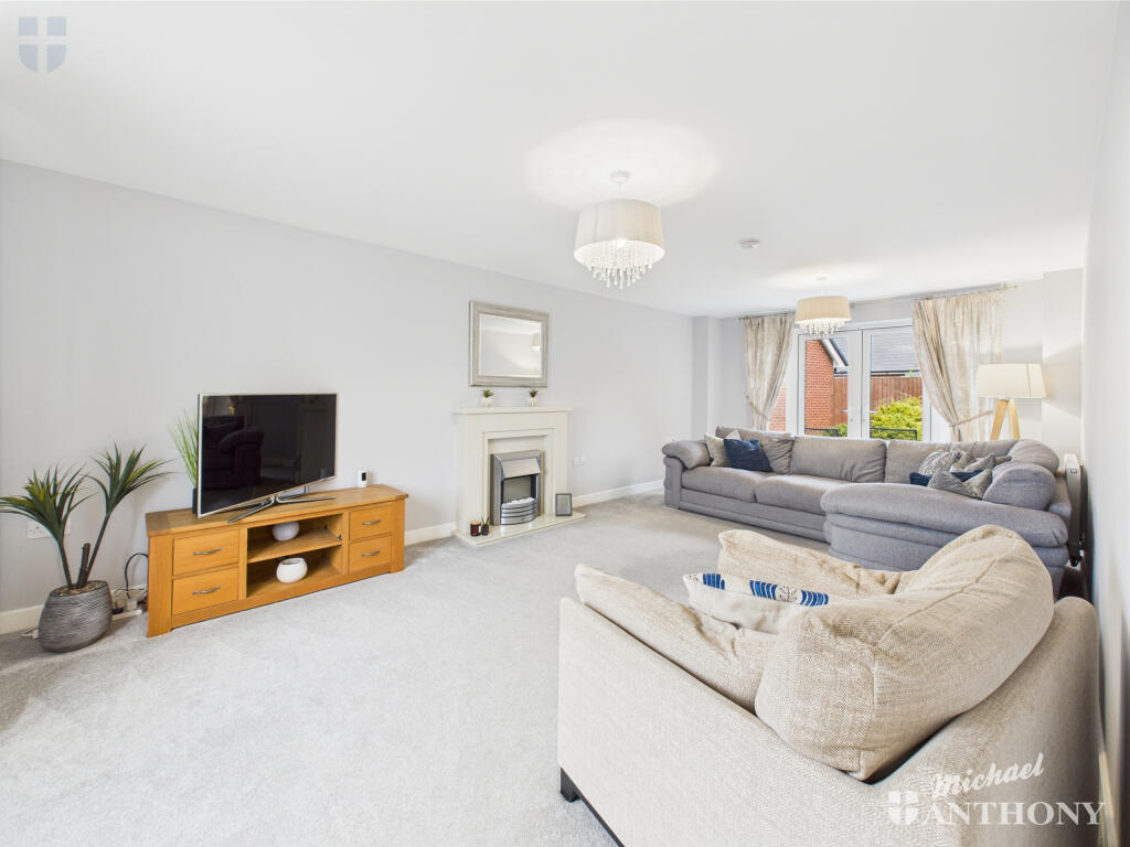 CAM03852G0-PR0297-STILL012