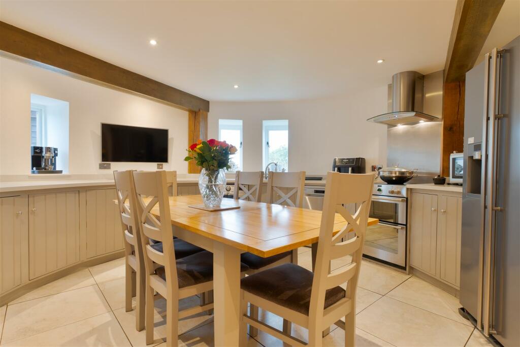 Kitchen - Breakfast Room.jpg