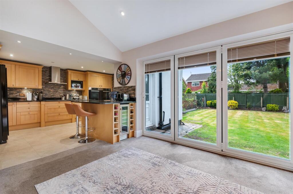 Kitchen-diner open to