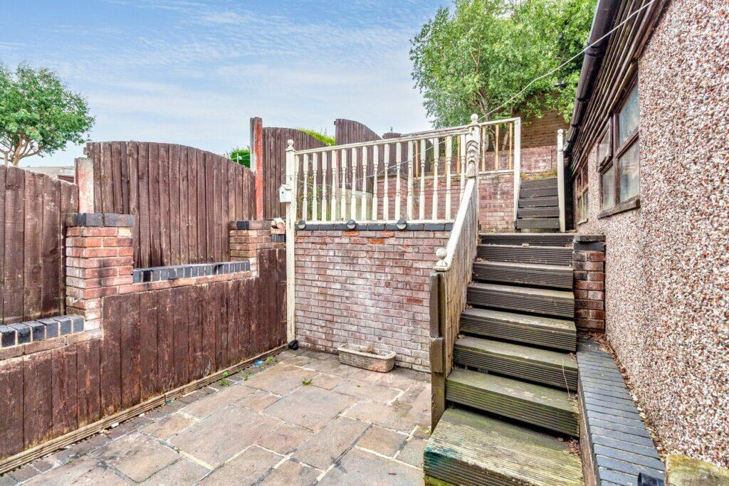Houseman Drive -Rear of Property