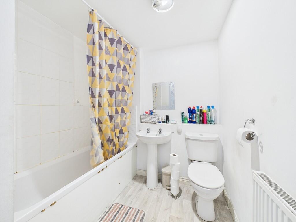 CAM02089G0-PR0435...