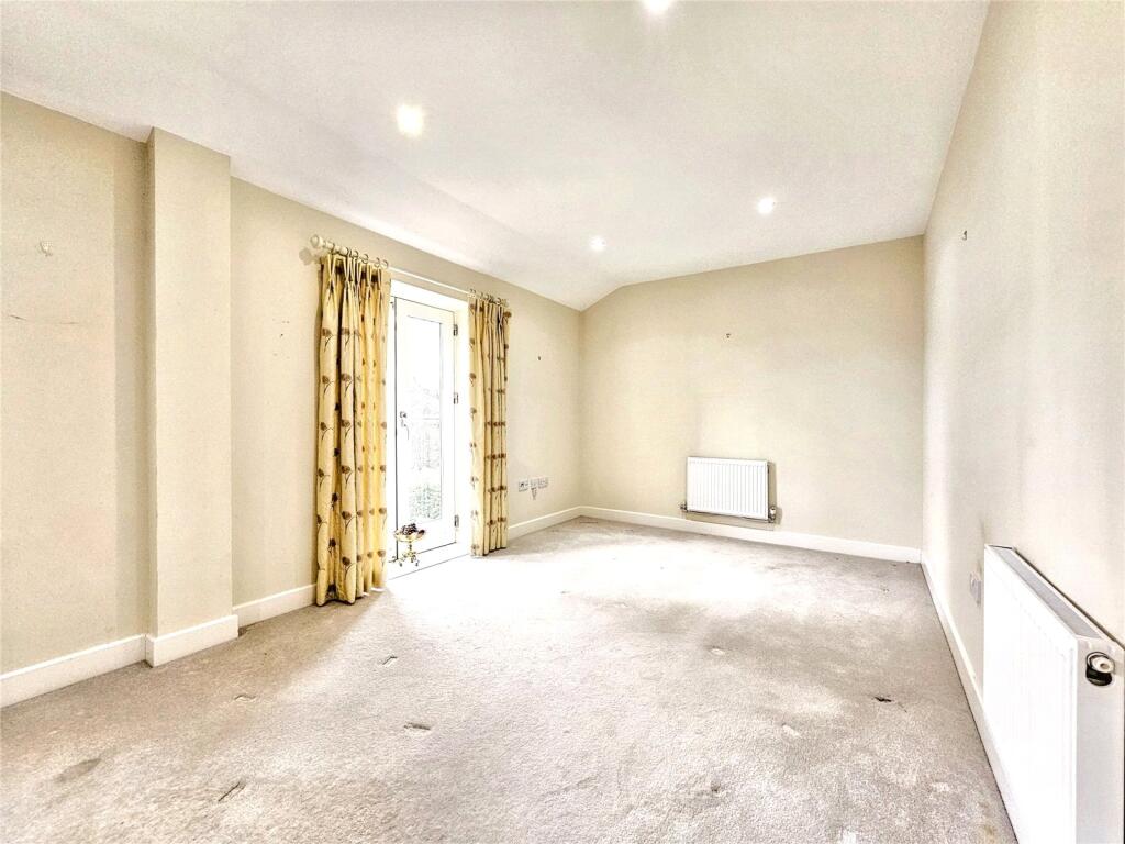 Living/Kitchen Room