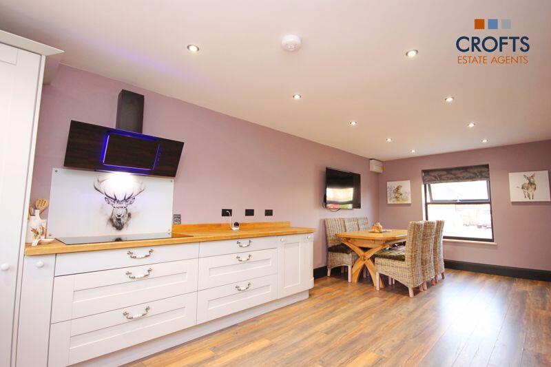 Kitchen-diner view 4