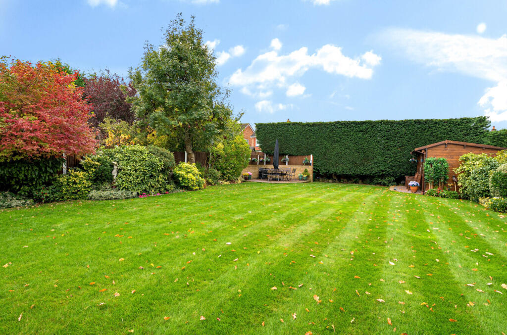 1370645-5-68fa738...