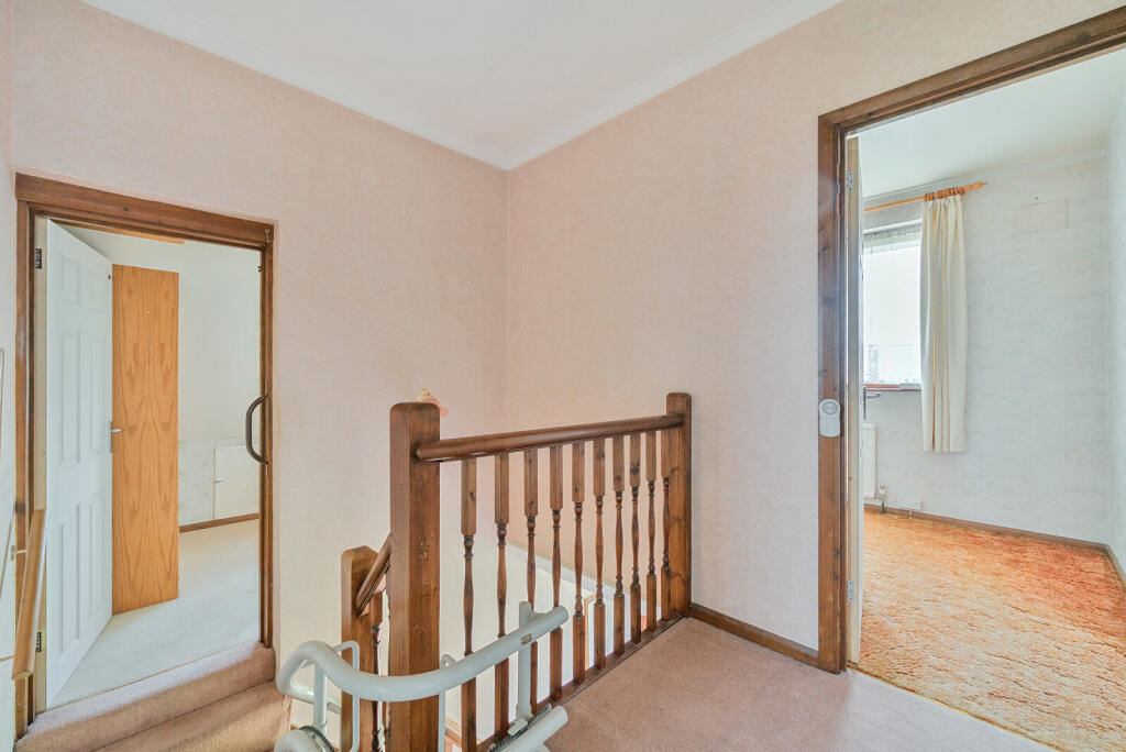 1301810-9-683838c...