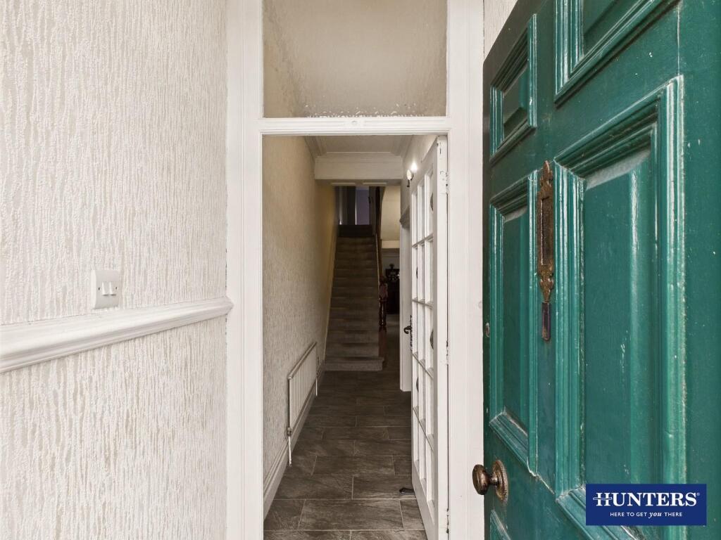 Entrance Vestibule/Hallway
