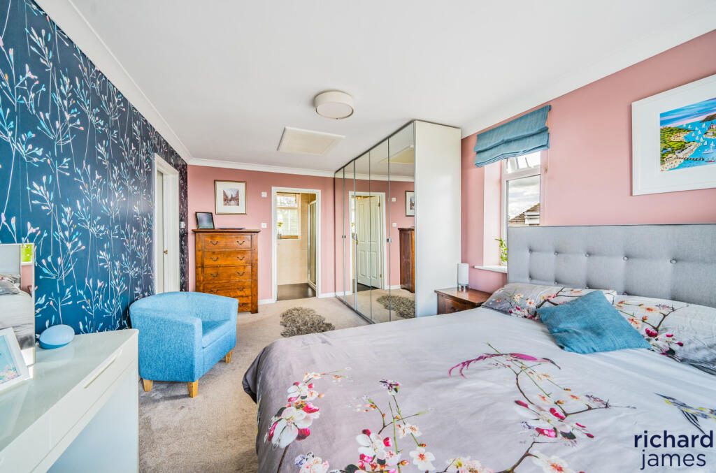 15538838-4605-4aa...