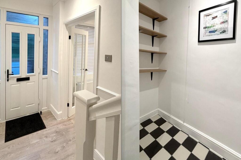Entrance/Storage Cupboard