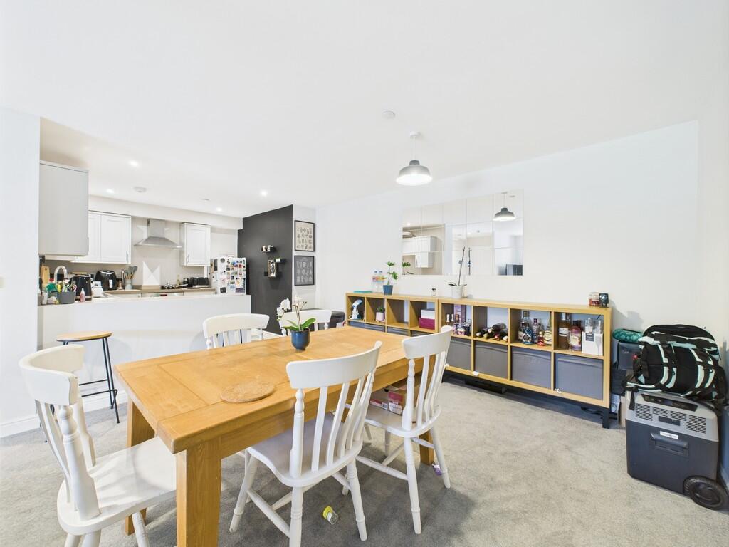 CAM02089G0-PR0506...