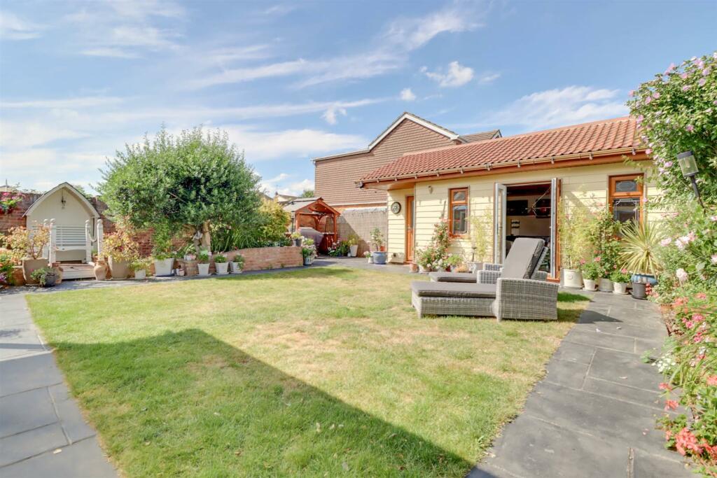 71 ATHELSTAN GARDENS-29.jpg